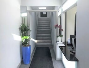 34-44 London Road Rd, Morden à louer Hall d’entrée- Image 2 de 6