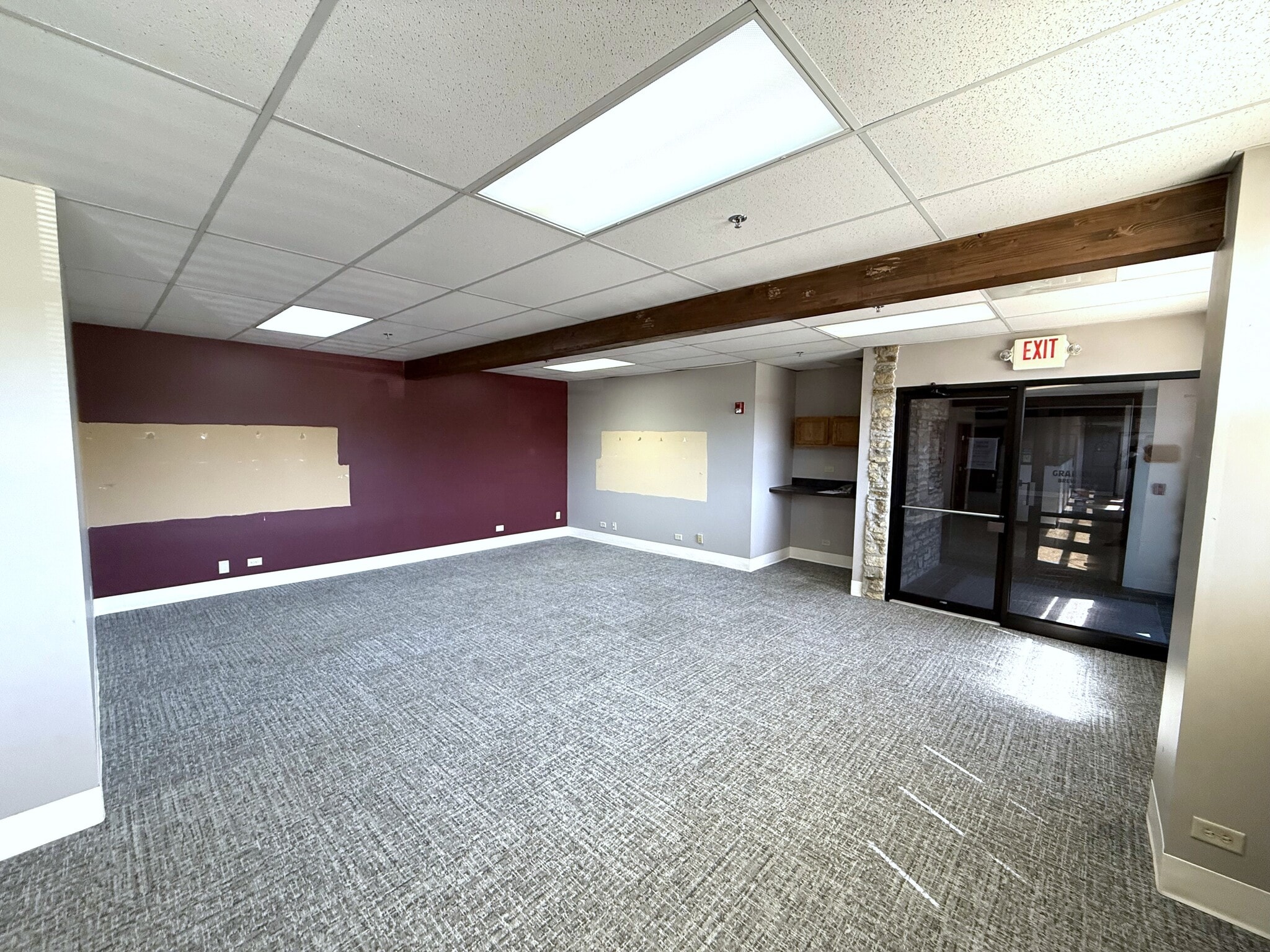 Flinn St, Batavia, IL for lease Interior Photo- Image 1 of 14