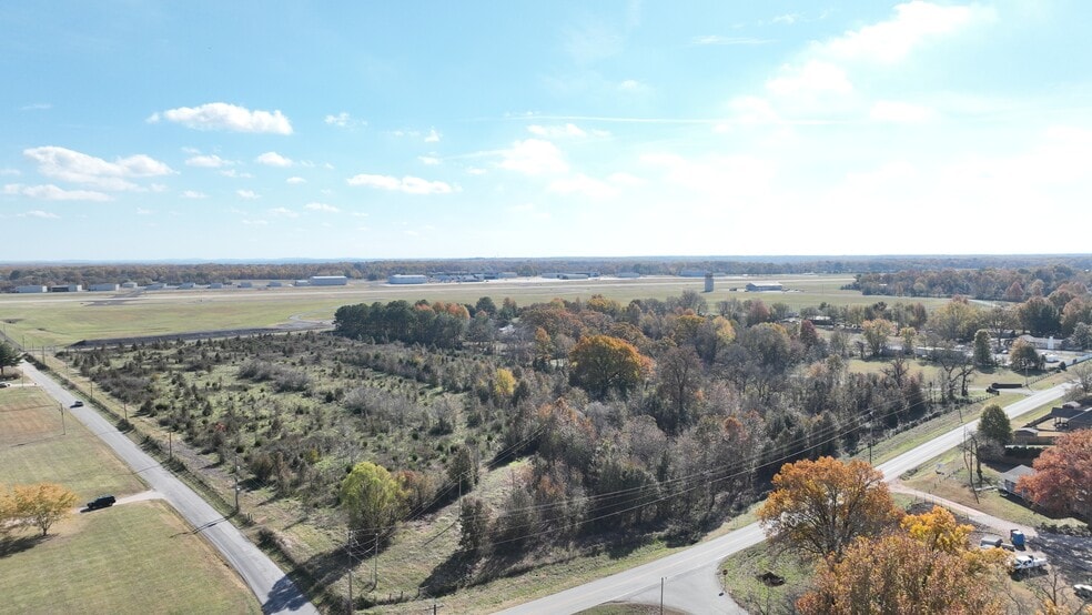 N Airport Loop, Rogers, AR for sale - Building Photo - Image 1 of 5