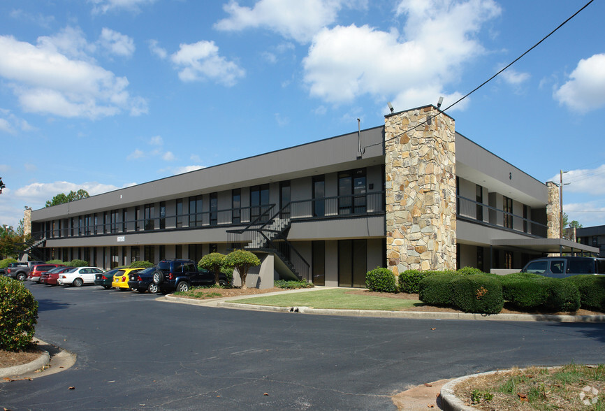 6755 Peachtree Industrial Blvd, Atlanta, GA à vendre - Photo principale - Image 1 de 1