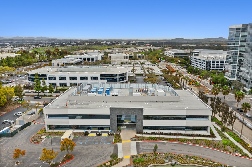 4690 Executive Dr, San Diego, CA for lease - Building Photo - Image 1 of 7