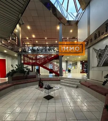 Office in MAUREPAS for lease - Lobby - Image 2 of 4