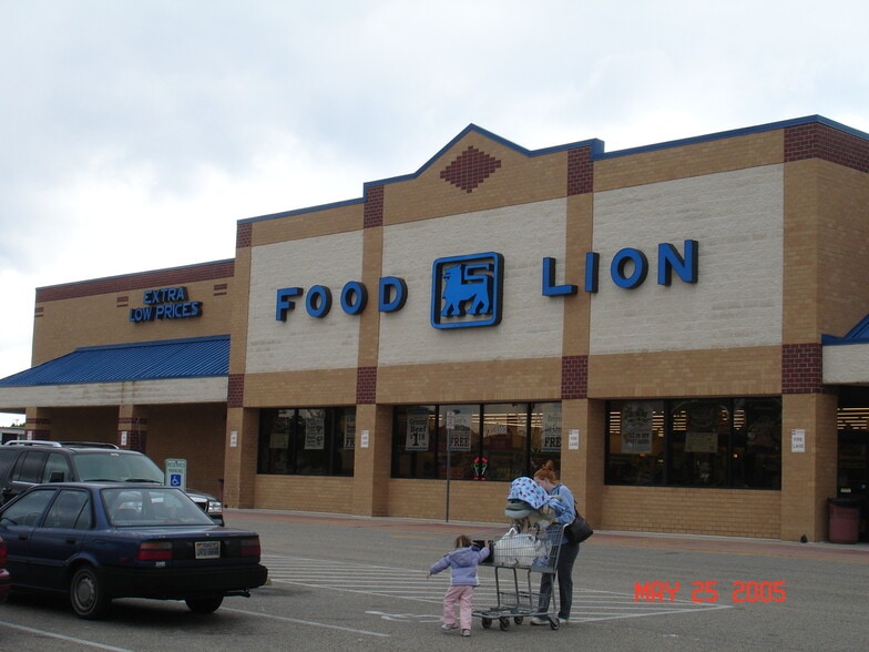 6545 Hampton Roads Pkwy, Suffolk, VA for lease - Building Photo - Image 3 of 14