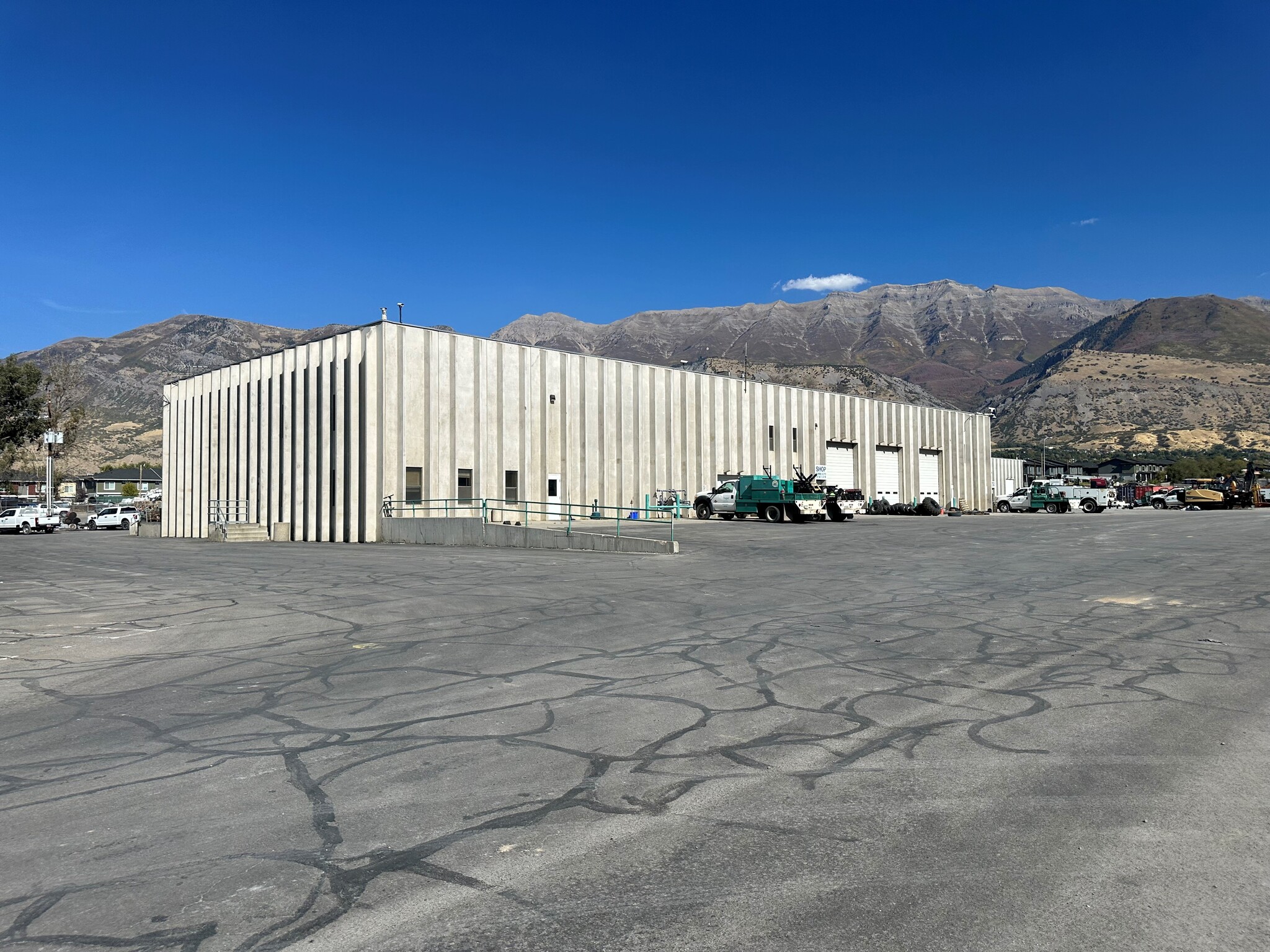 786 N Geneva Rd, Lindon, UT for lease Building Photo- Image 1 of 5