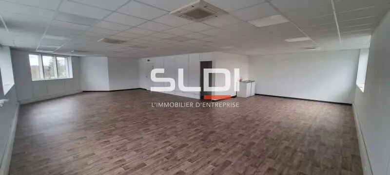 Office in Saint-Genis-Laval for lease - Interior Photo - Image 3 of 4