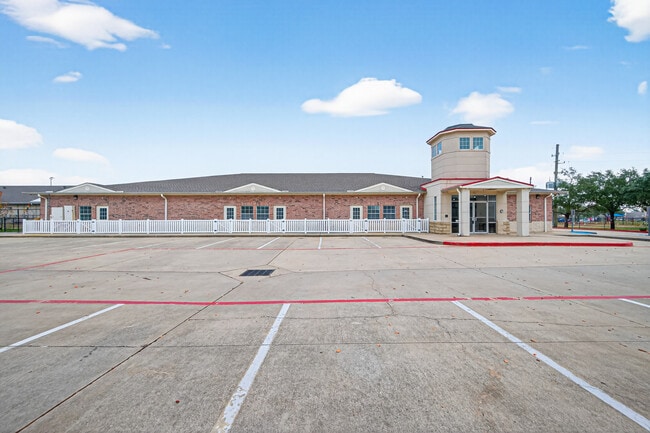 More details for 8525 Queenston Blvd, Houston, TX - Retail for Sale