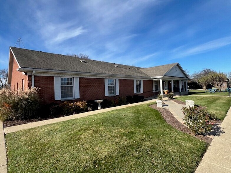 2030 N Seminary, Woodstock, IL à vendre - Photo du bâtiment - Image 2 de 16