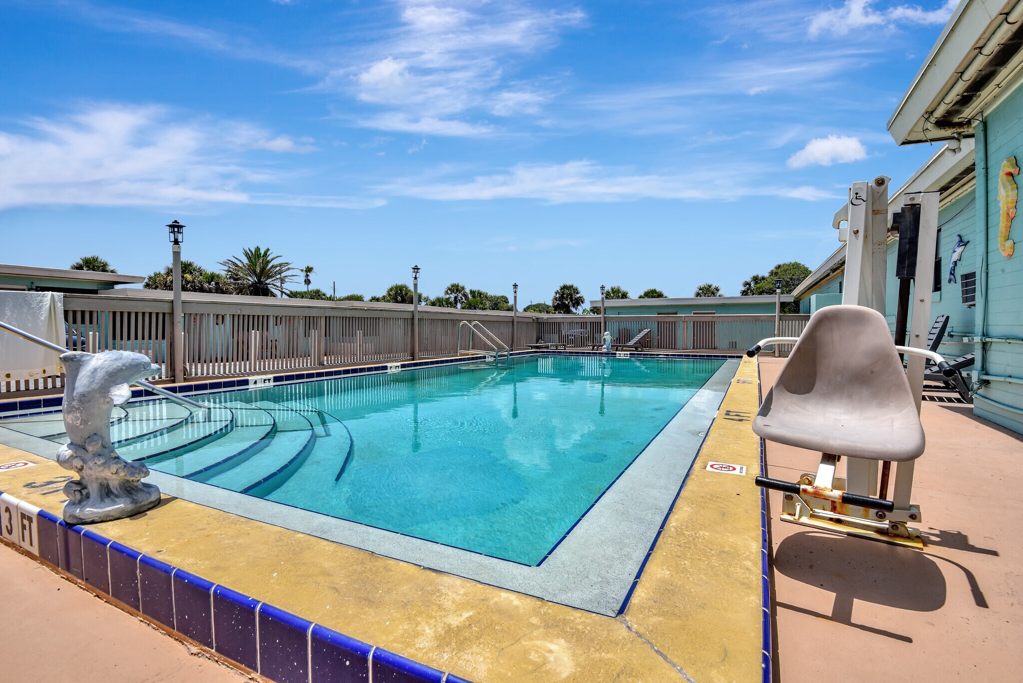 808 S Atlantic Ave, Daytona Beach, FL à vendre Photo du bâtiment- Image 1 de 38