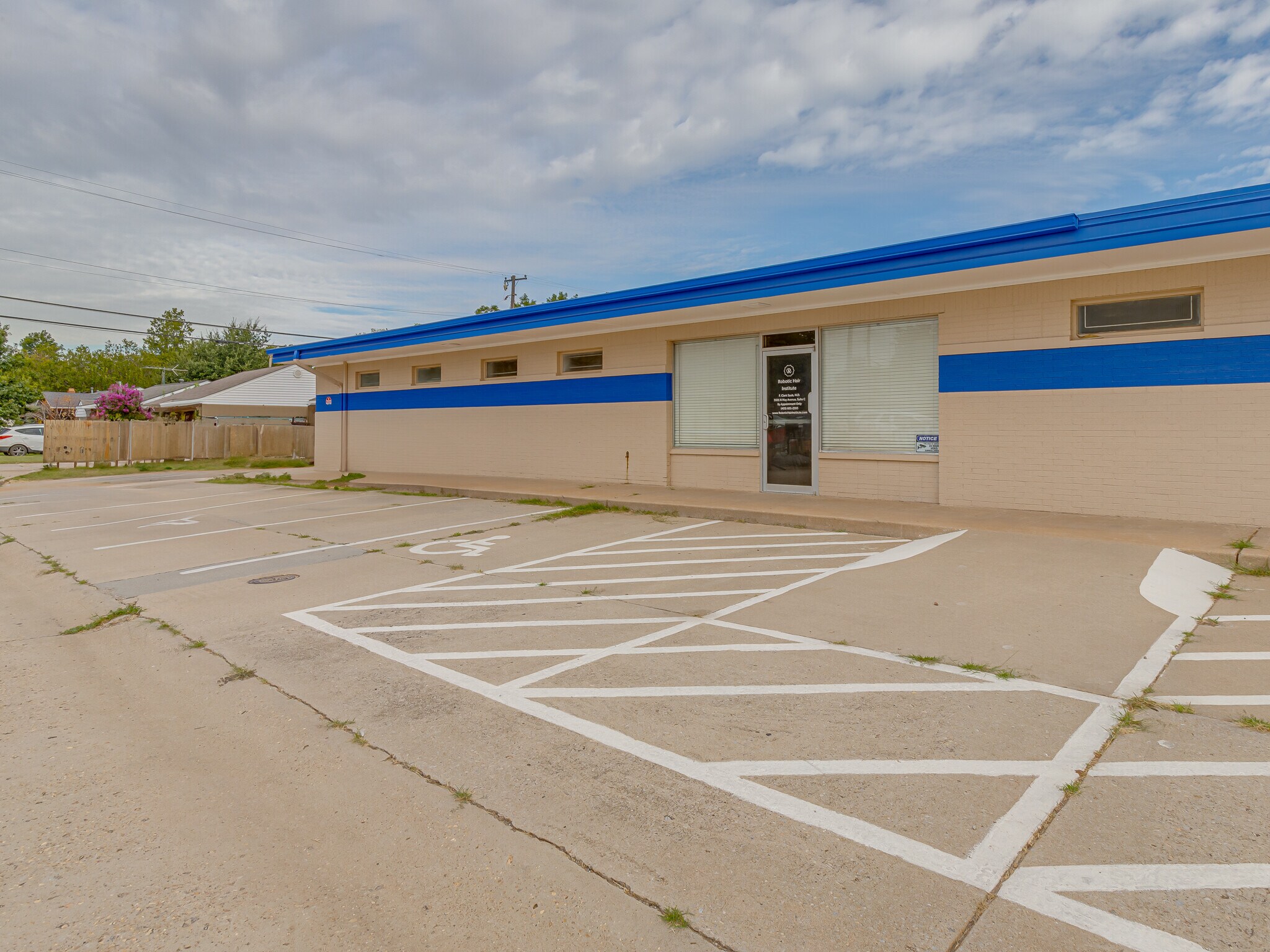 3601 N May Ave, Oklahoma City, OK à vendre Photo du bâtiment- Image 1 de 1