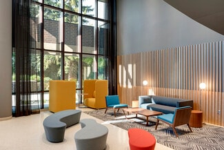 Plus de détails pour 1305 Corporate Center Dr, Eagan, MN - Bureau à louer