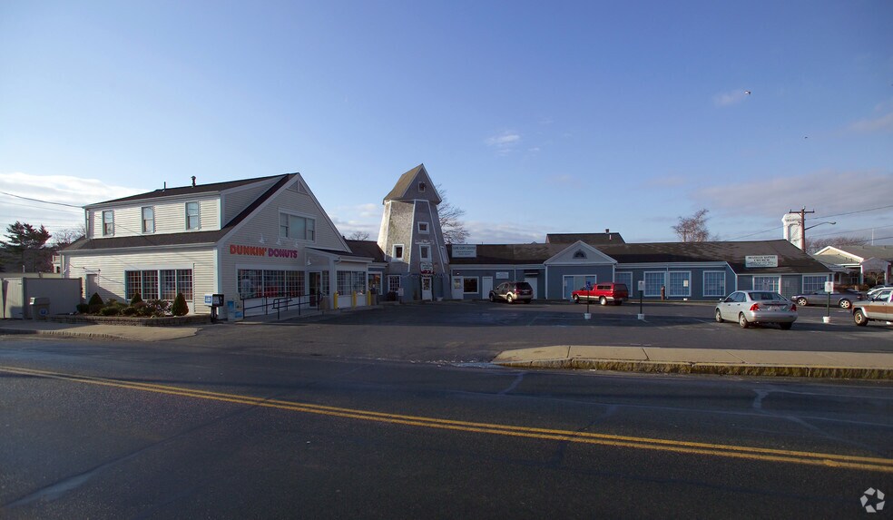 621-631 Main St, Hyannis, MA à louer - Photo principale - Image 1 de 8