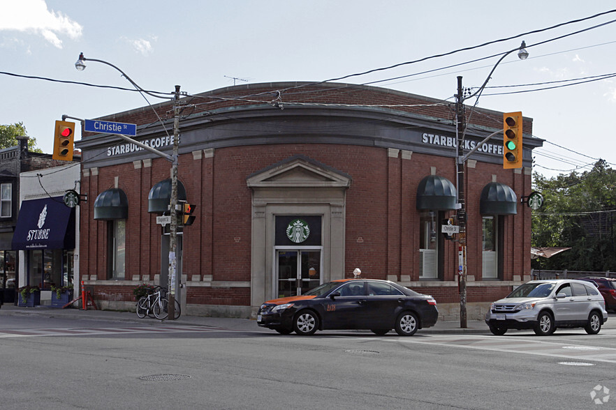 657 Dupont St, Toronto, ON à louer - Photo principale - Image 1 de 3