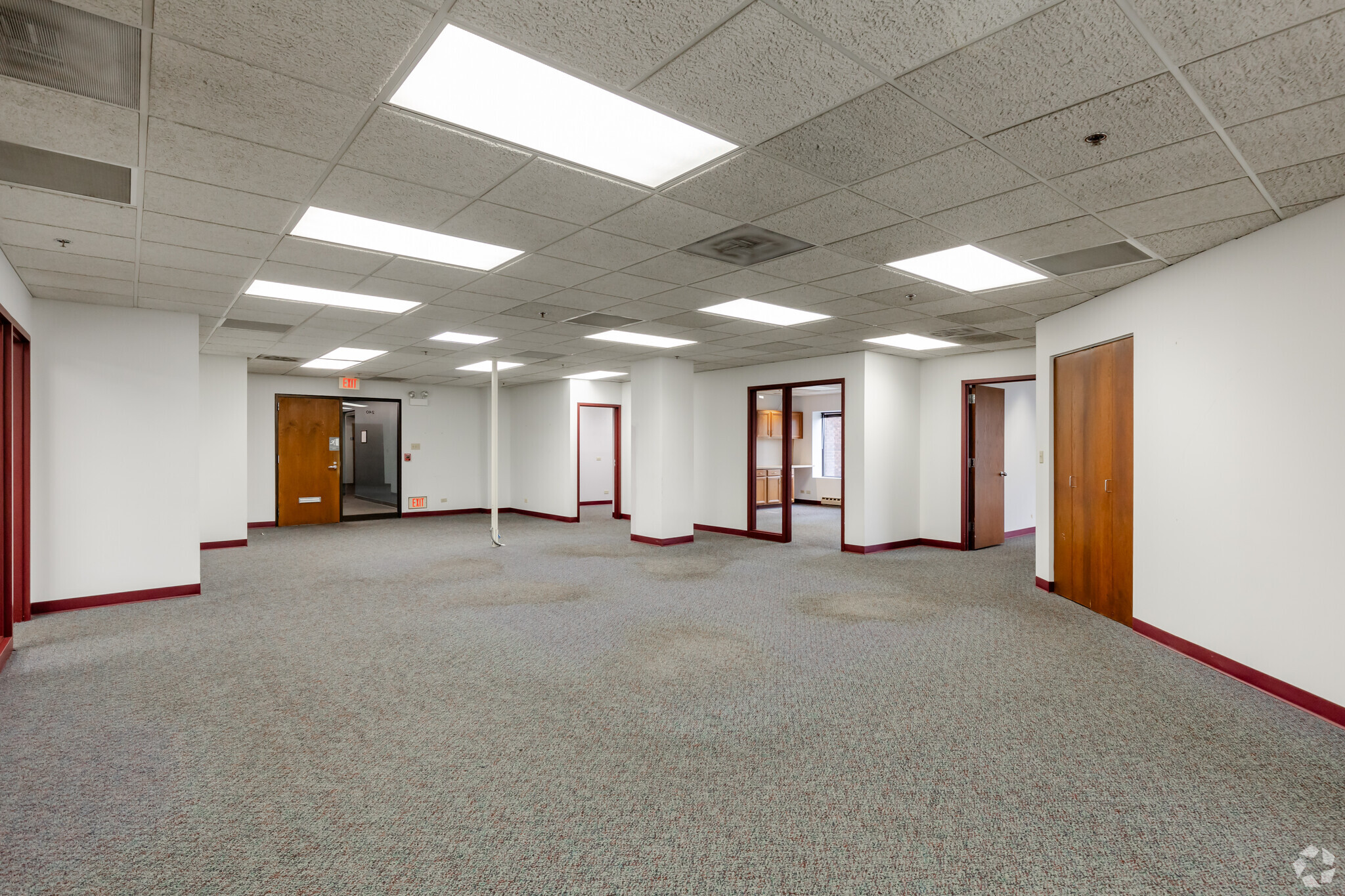 1440 Renaissance Dr, Park Ridge, IL for lease Interior Photo- Image 1 of 3