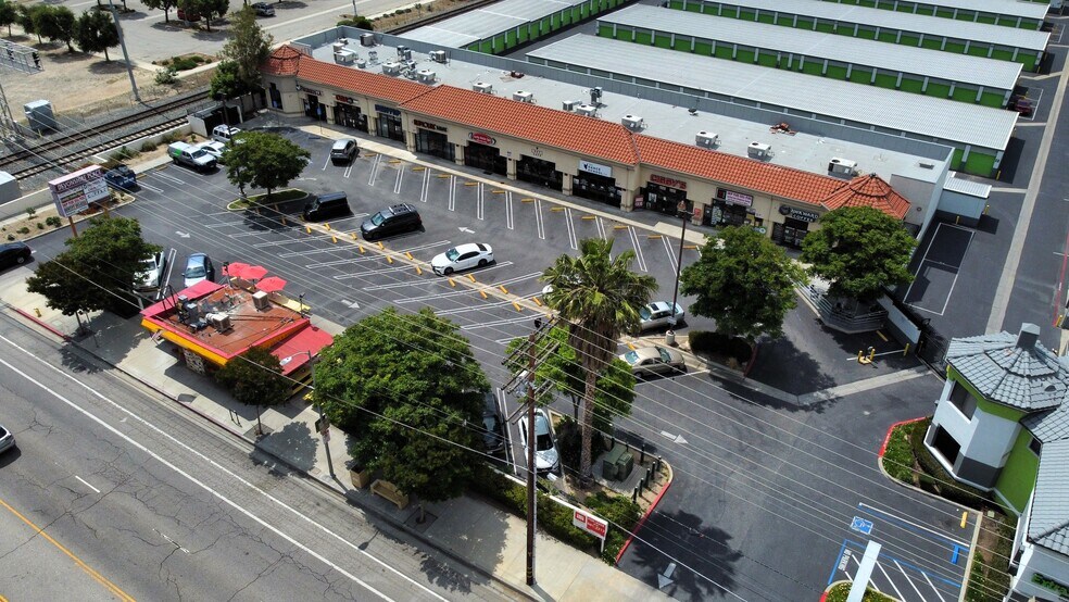 21514-21534 Devonshire St, Chatsworth, CA à louer - Photo du bâtiment - Image 2 de 11
