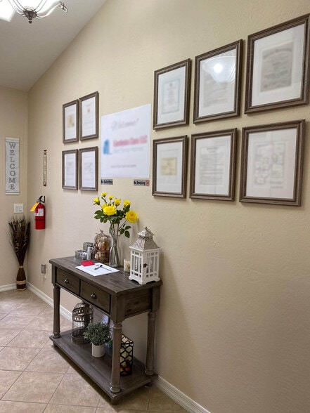 23026 W Gardenia Dr, Buckeye, AZ for sale - Interior Photo - Image 3 of 56