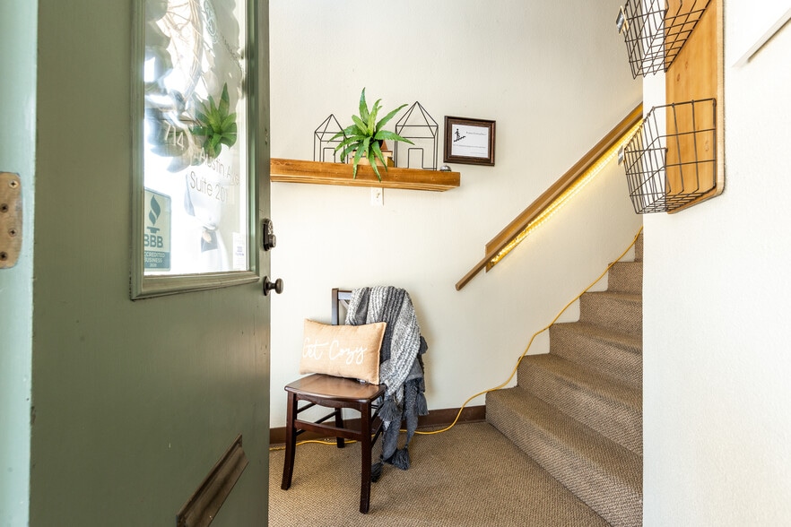 714 S Austin Ave, Georgetown, TX for lease - Interior Photo - Image 3 of 24