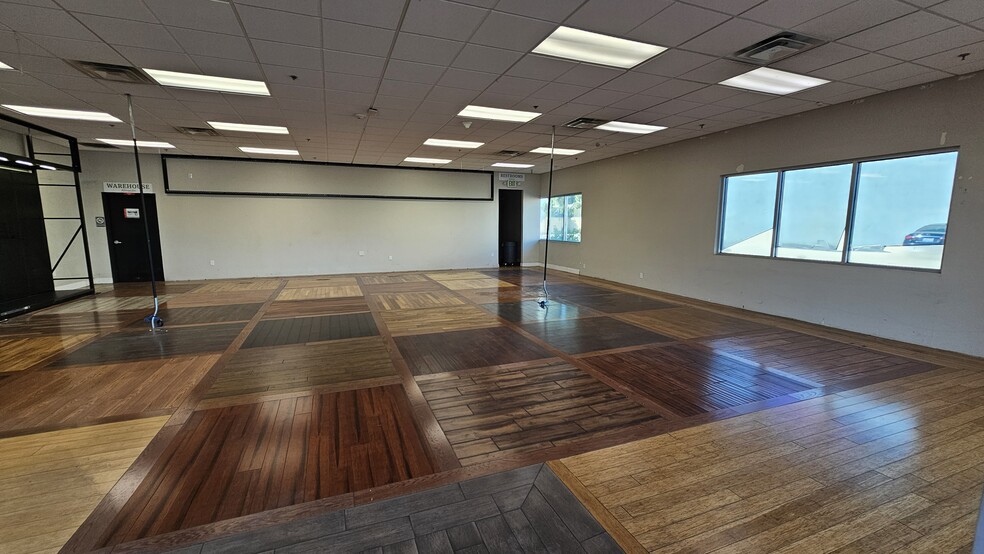 3601 Ming Ave, Bakersfield, CA for lease - Building Photo - Image 3 of 16