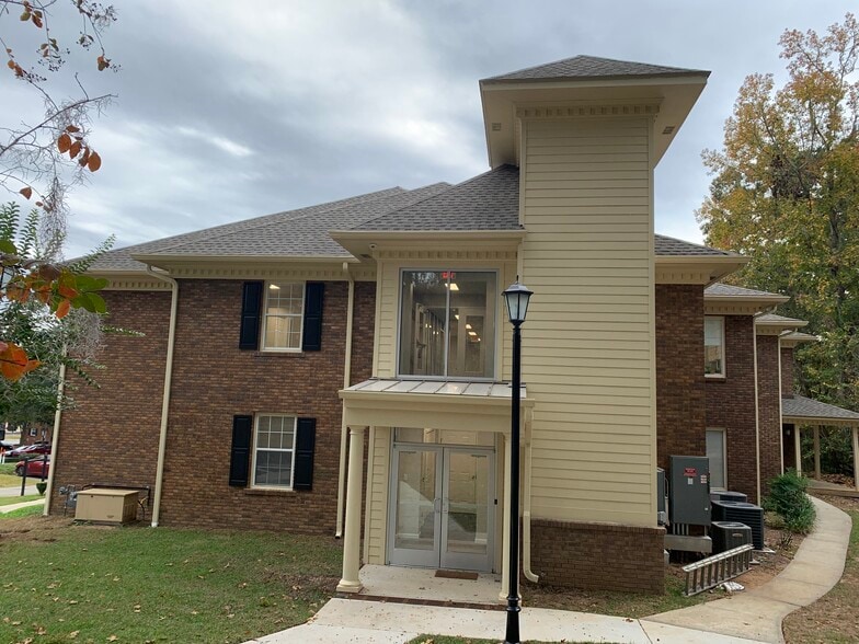 2807 Remington Green Cir, Tallahassee, FL for lease - Building Photo - Image 3 of 14