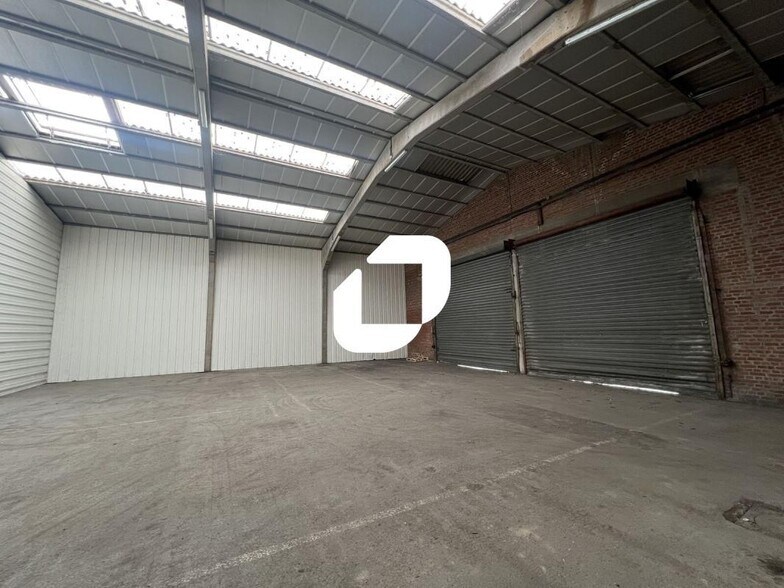 Flex in Lesquin for lease - Interior Photo - Image 2 of 7