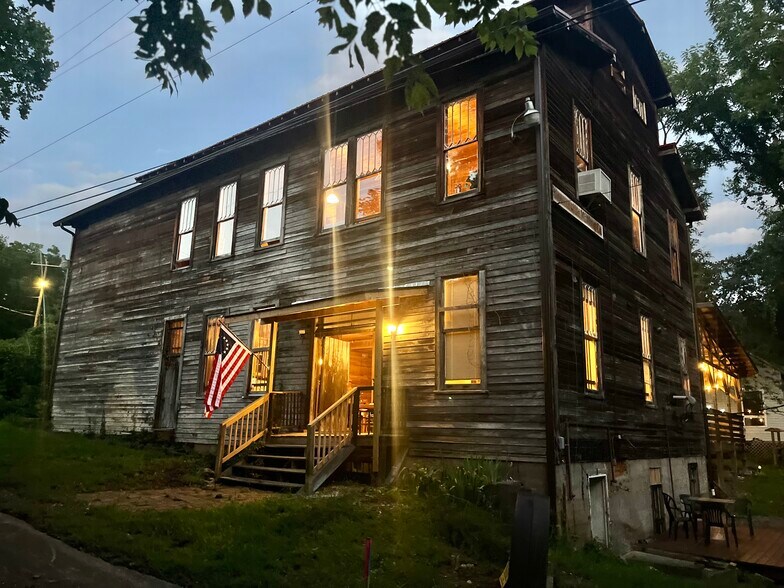 1 Old Mill Lane, Weaverville, NC à vendre - Photo du bâtiment - Image 1 de 33