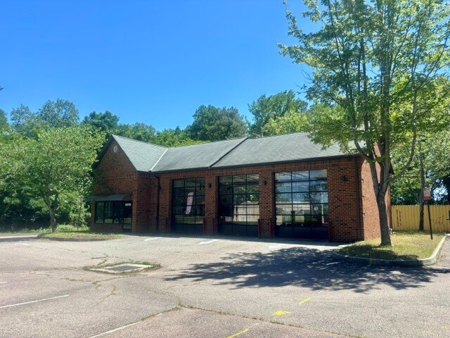 9215 Quioccasin Rd, Richmond, VA à louer - Photo du bâtiment - Image 1 de 6