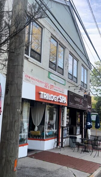 147 Woodbury Rd, Huntington, NY à vendre - Photo du bâtiment - Image 2 de 12