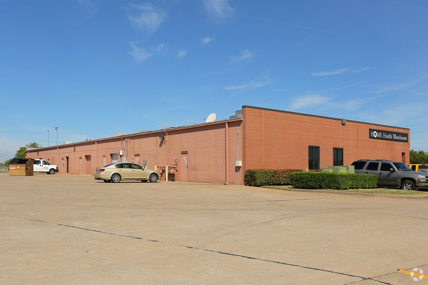 12206 E 51st St, Tulsa, OK à louer - Photo du bâtiment - Image 2 de 3