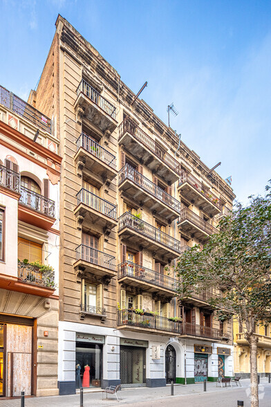 Commerce de détail dans Barcelona, BAR à louer - Photo principale - Image 1 de 1