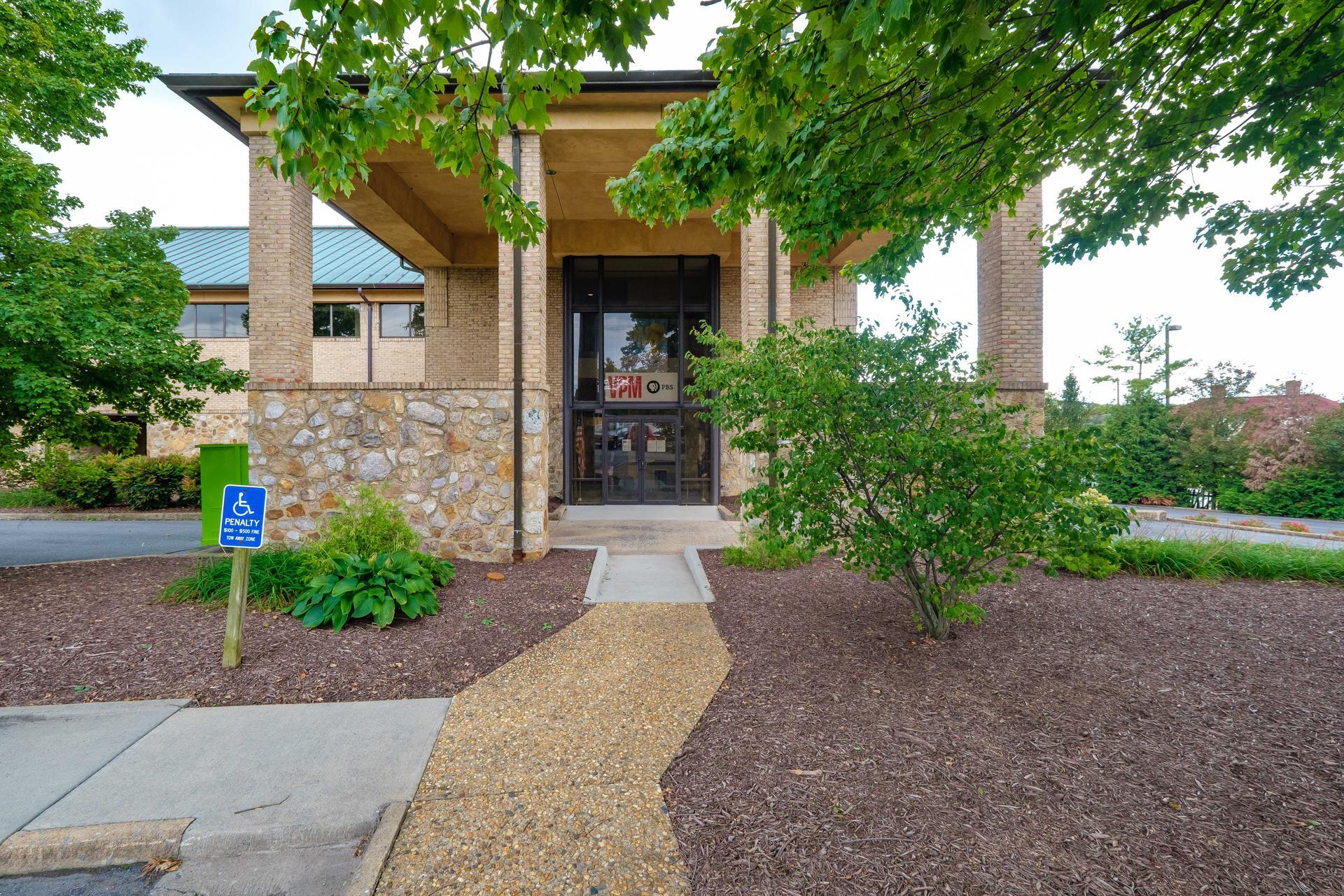 847 Martin Luther King Jr Way, Harrisonburg, VA for lease Primary Photo- Image 1 of 13