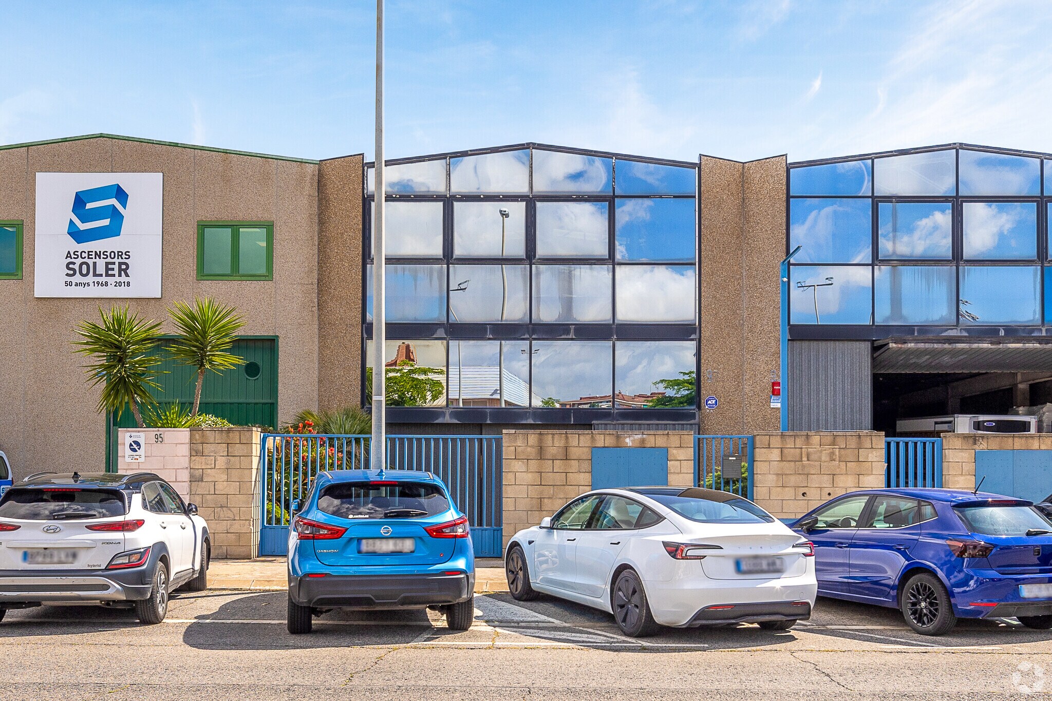 Industriel dans El Prat de Llobregat, Barcelona à louer Photo du bâtiment- Image 1 de 12
