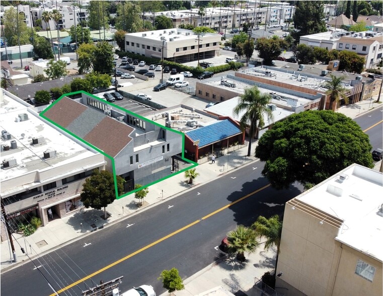 14431 Hamlin St, Van Nuys, CA à louer - Photo du bâtiment - Image 1 de 9