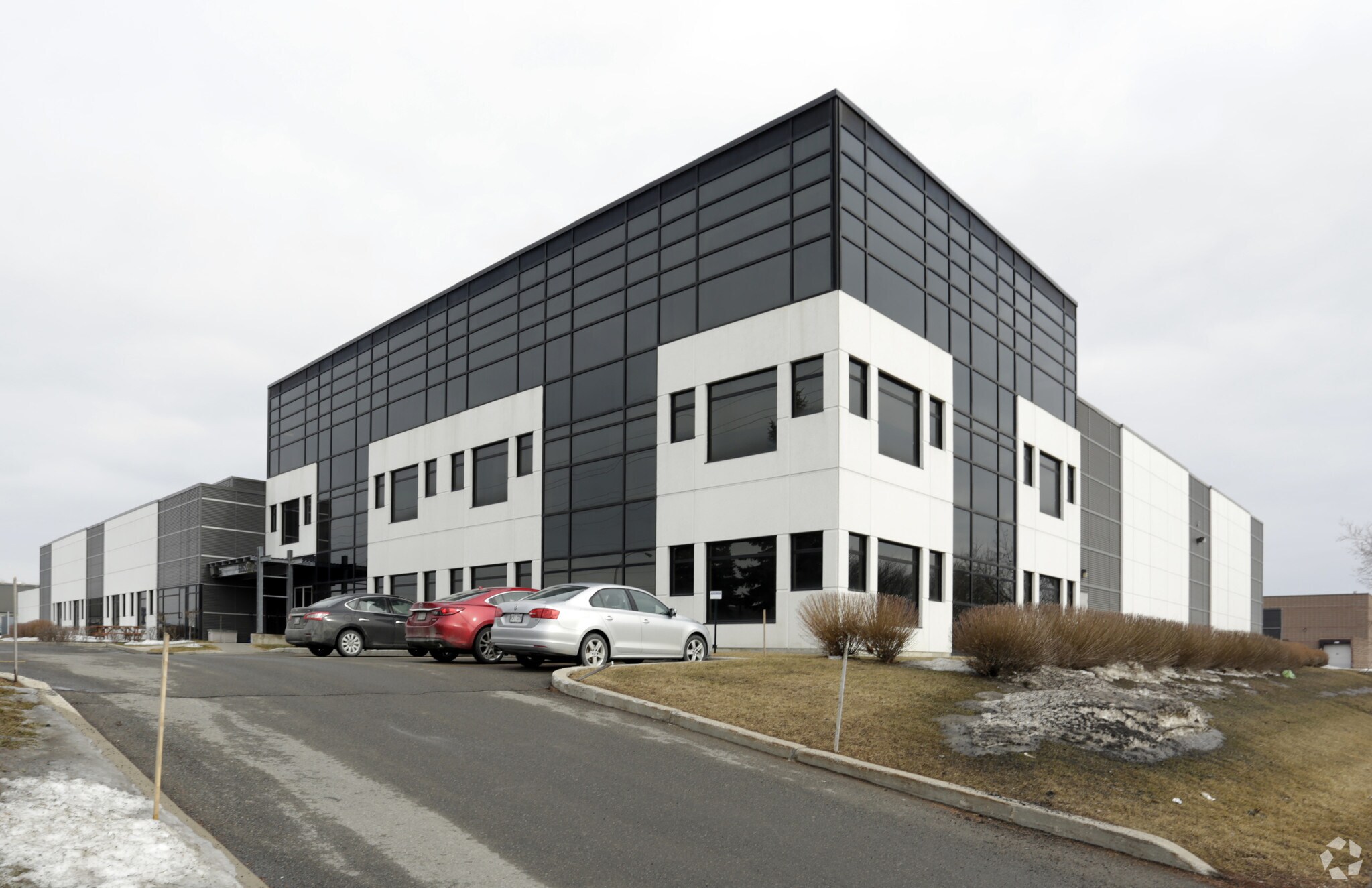 5353 Boul Thimens, Montréal, QC à vendre Photo principale- Image 1 de 1