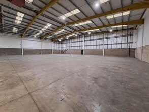 Dunfermline Ct, Milton Keynes for lease Interior Photo- Image 2 of 6