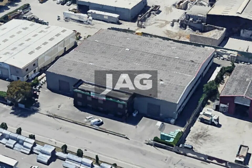 Office in Vaulx-en-Velin for lease Building Photo- Image 1 of 8