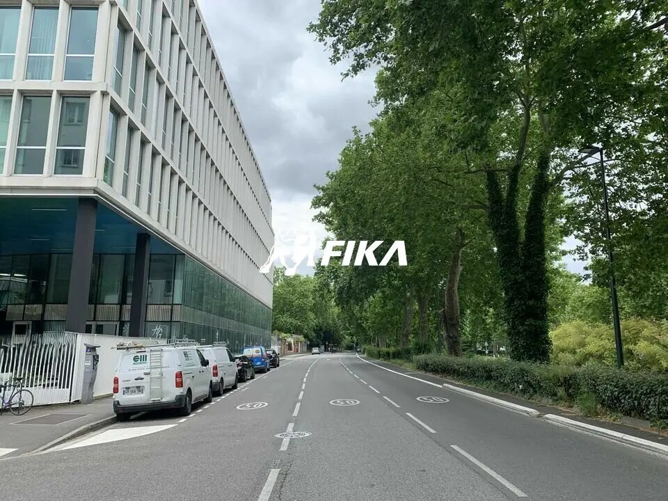 Office in Toulouse for lease Building Photo- Image 1 of 6