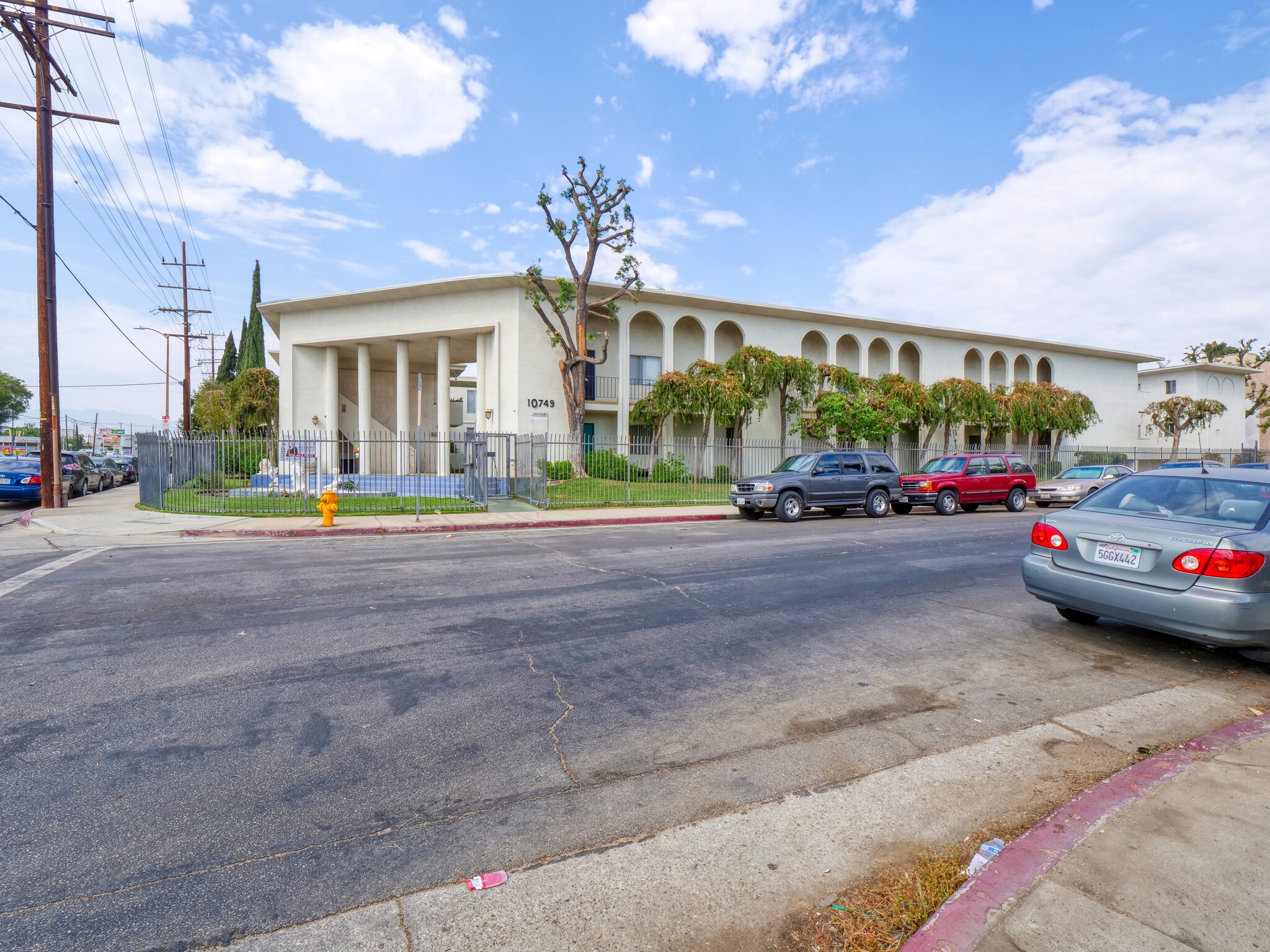 10749 New Haven St, Sun Valley, CA for sale Primary Photo- Image 1 of 12