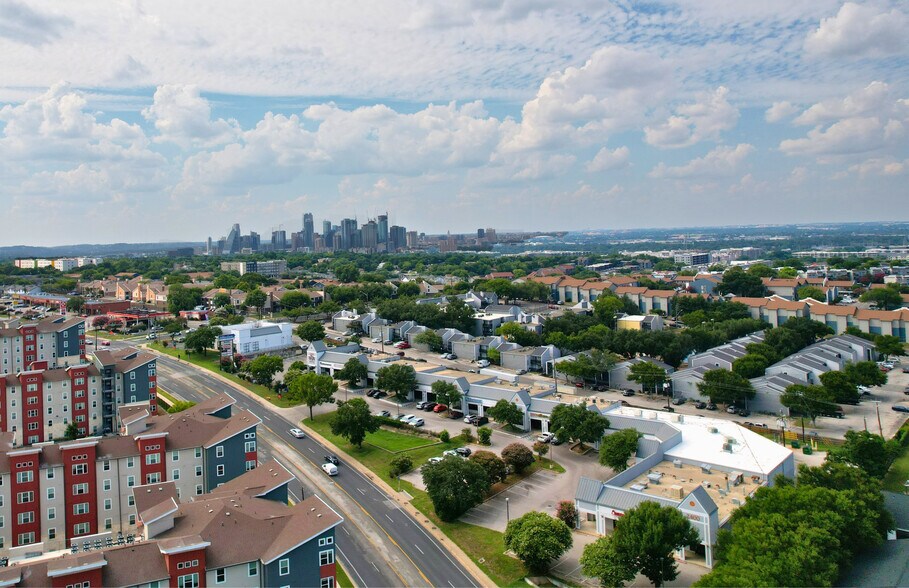 2400 E Oltorf St, Austin, TX à vendre - Photo du bâtiment - Image 2 de 17