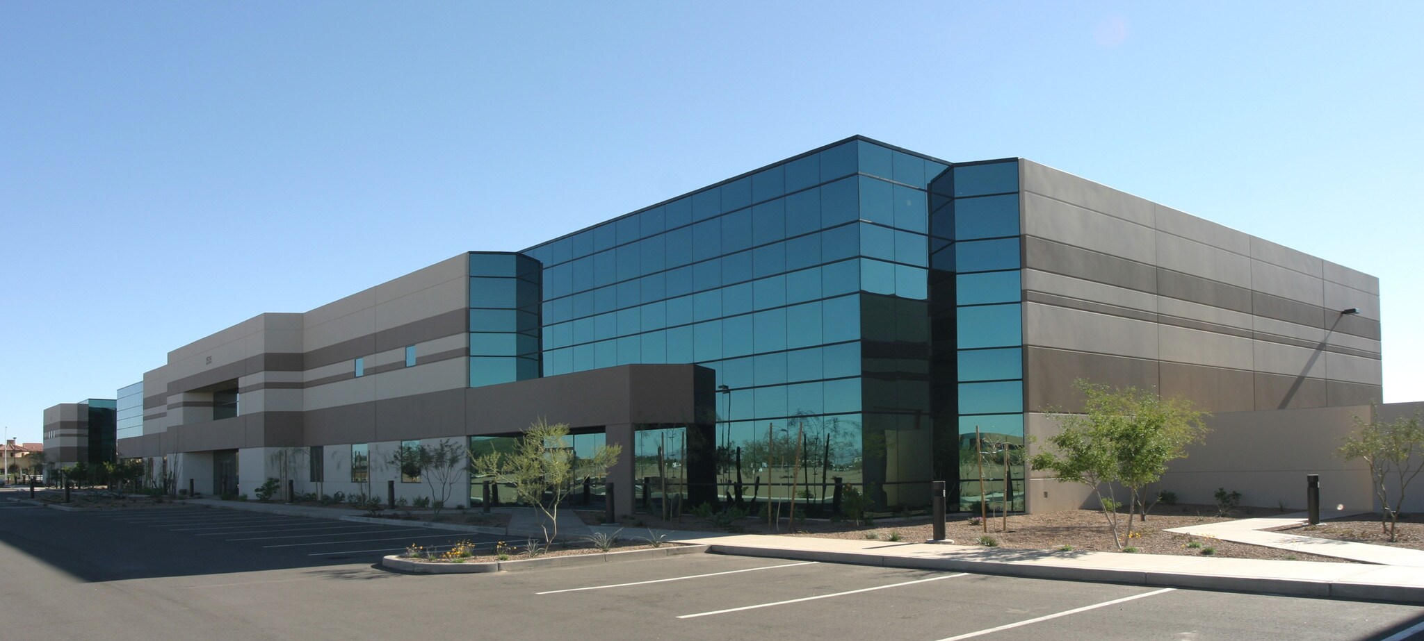2535 W Fairview St, Chandler, AZ à louer Photo du bâtiment- Image 1 de 7