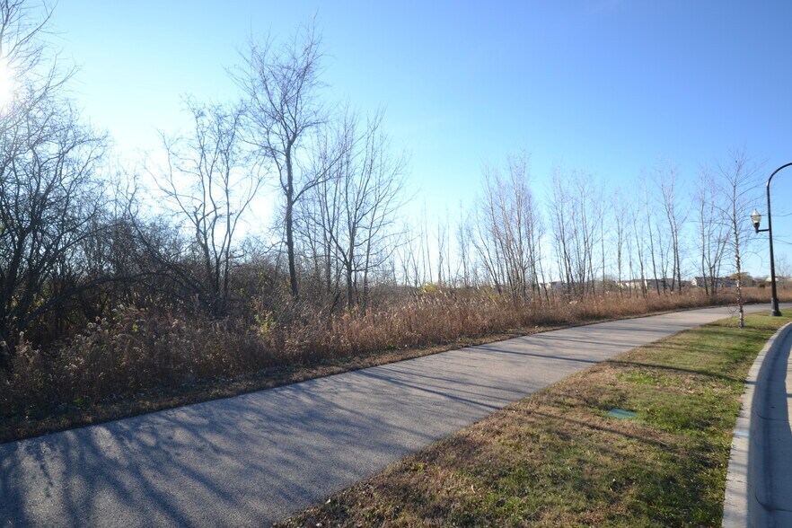 002 South St, Elgin, IL à vendre - Photo du bâtiment - Image 2 de 2