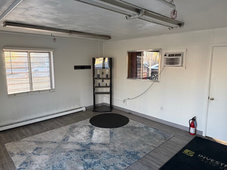 2021 N Redwood Rd, Salt Lake City, UT à louer - Photo du bâtiment - Image 2 de 21