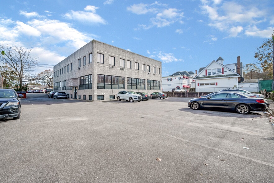 30 S Ocean Ave, Freeport, NY for lease - Building Photo - Image 2 of 7