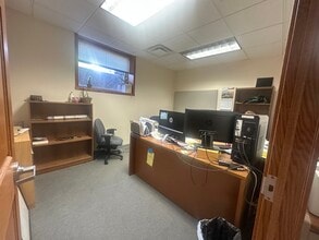 1540 Midland Ct NE, Cedar Rapids, IA for lease Building Photo- Image 2 of 8