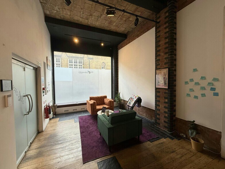 10 Greenland St, Londres à louer - Photo du bâtiment - Image 3 de 17