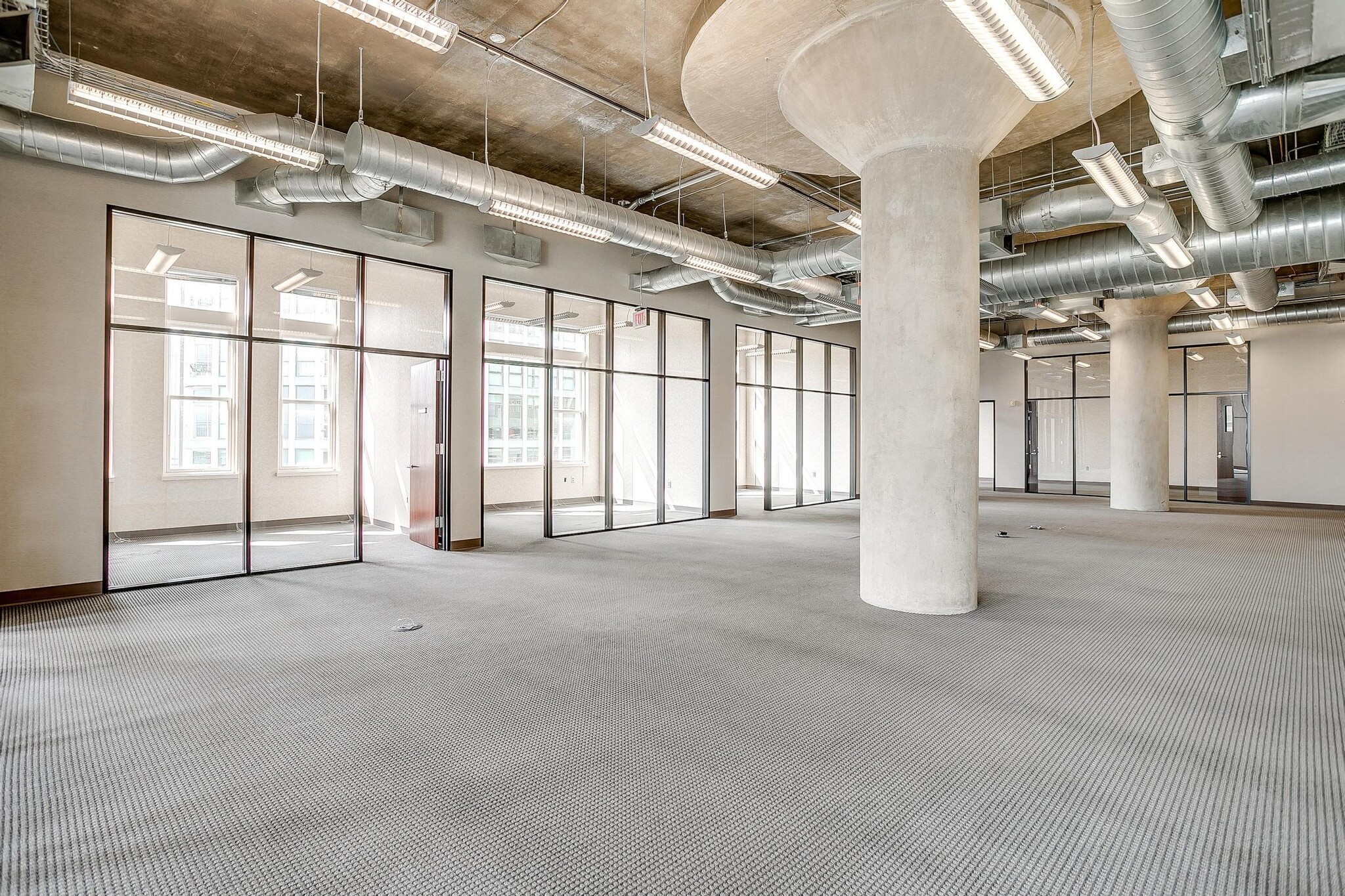 420 Throckmorton St, Fort Worth, TX for lease Interior Photo- Image 1 of 5