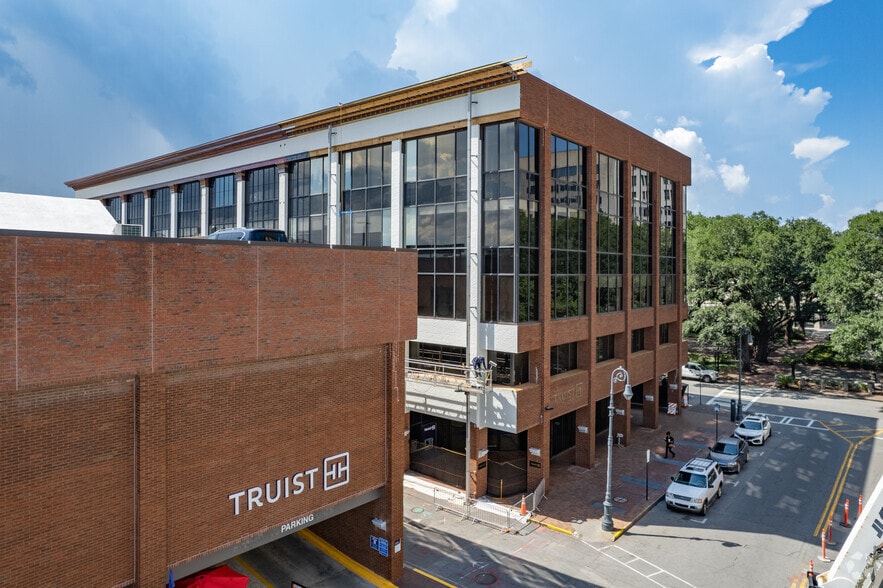 33 Bull St, Savannah, GA à louer - Photo principale - Image 1 de 4