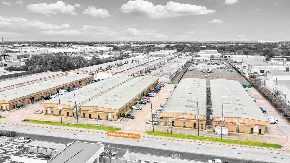 6125 W Sam Houston Pky N, Houston, TX à louer - Photo du bâtiment - Image 3 de 11
