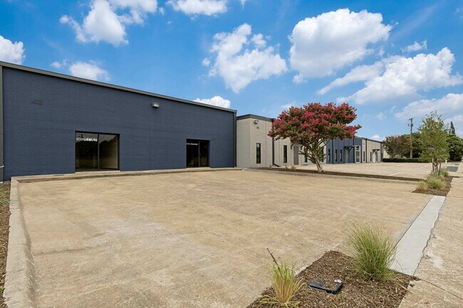 More details for 413 N Interurban St, Richardson, TX - Industrial for Lease