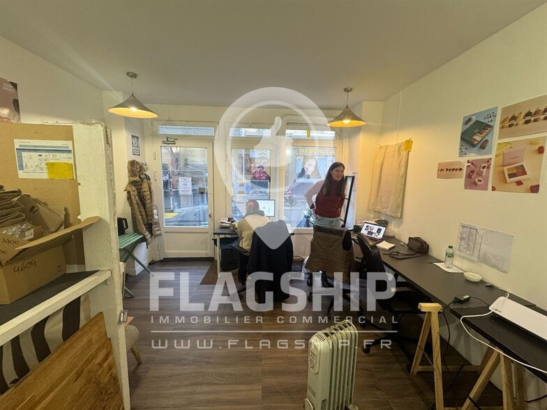 Retail in Paris for lease - Building Photo - Image 2 of 9