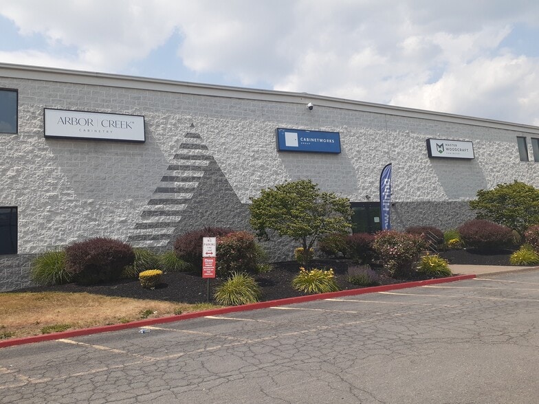 12393 William Penn Hwy, Thompsontown, PA for lease - Building Photo - Image 3 of 17