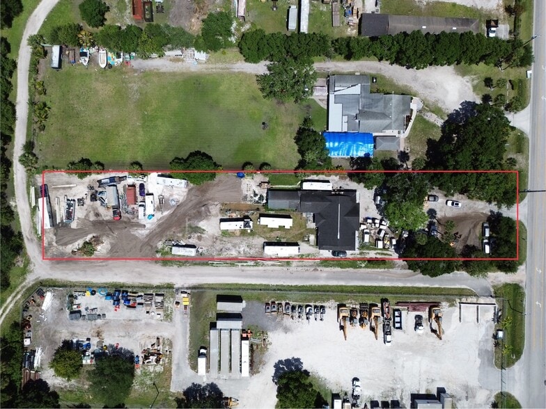 603 S 33rd St, Fort Pierce, FL for sale - Building Photo - Image 1 of 2